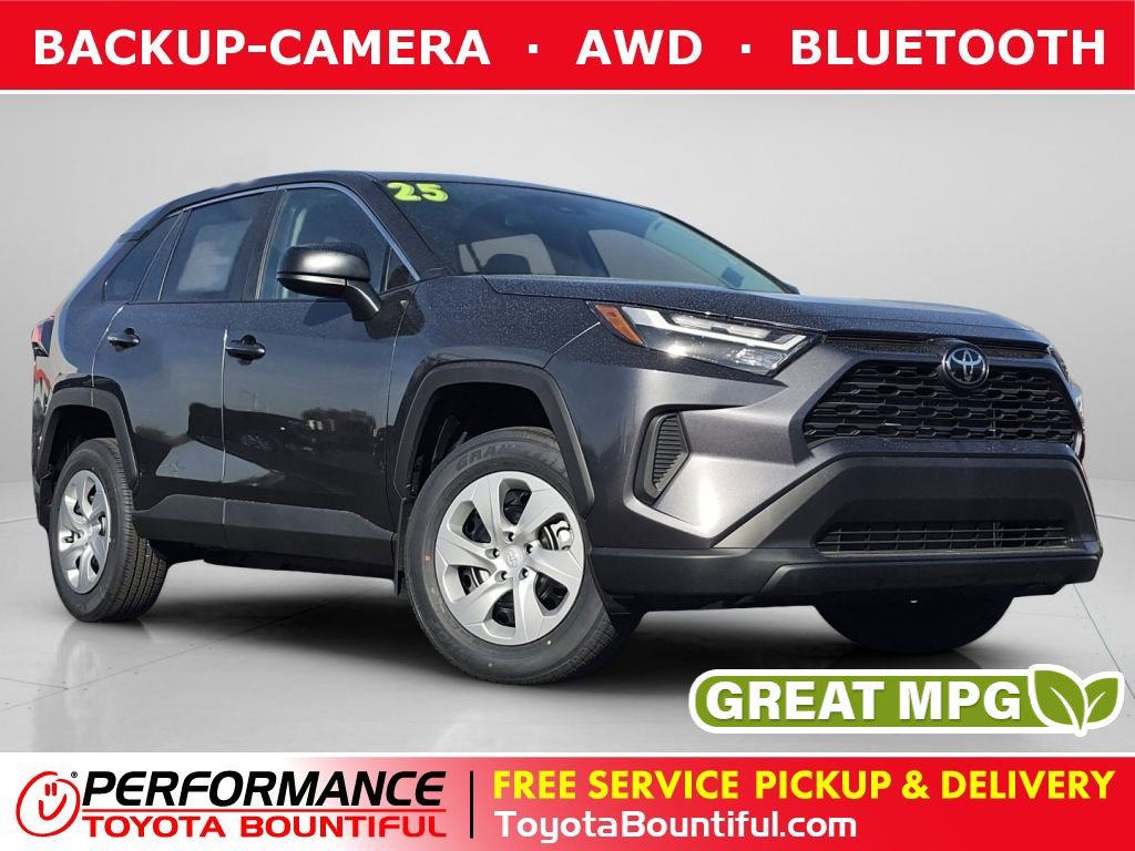 2025 Toyota RAV4 LE's photo