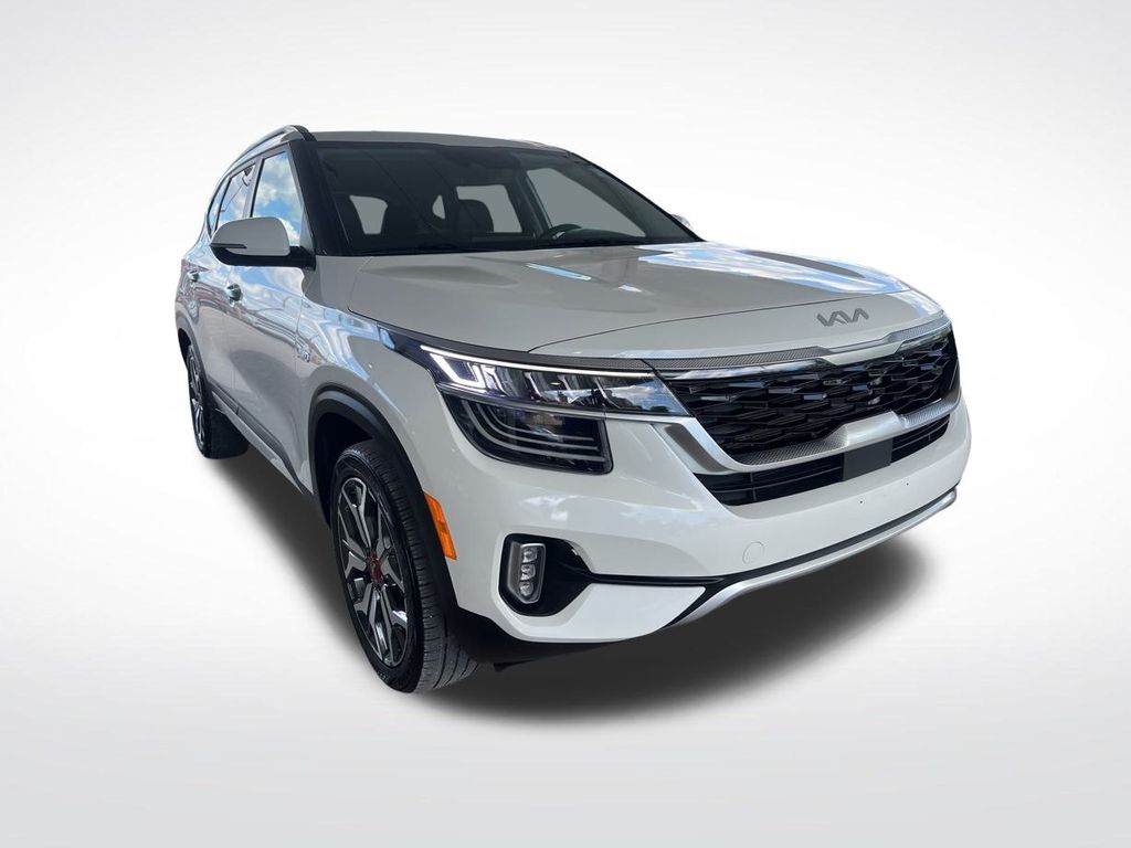 2023 Kia Seltos SX photo 3