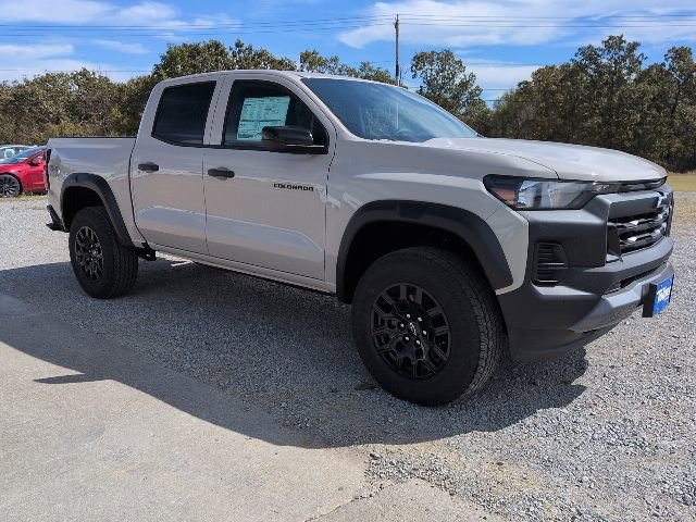 2026 Chevrolet Colorado Trail Boss photo 2