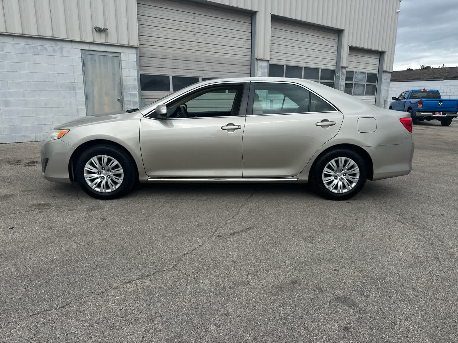 Used 2014 Toyota Camry LE with VIN 4T4BF1FK8ER397027 for sale in Mount Sterling, KY