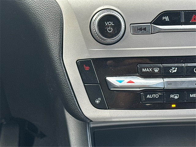 2023 Ford Explorer XLT photo 28