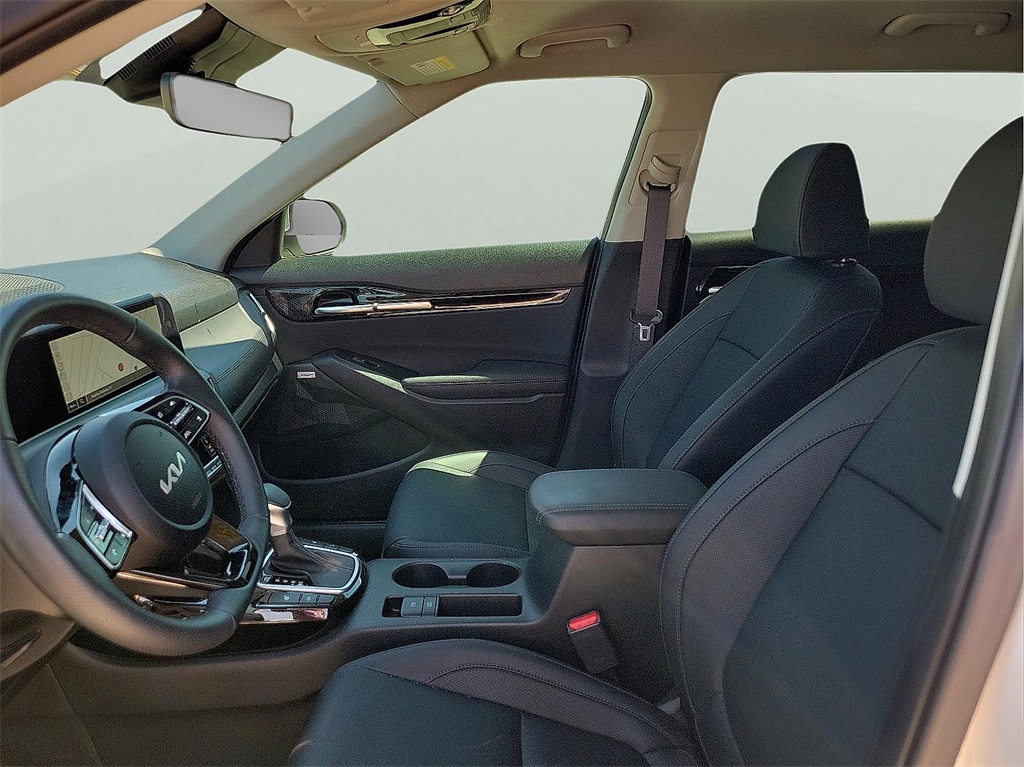 2024 Kia Seltos SX photo 13