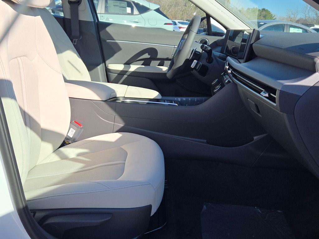 2026 Hyundai Sonata SEL Sport photo 4