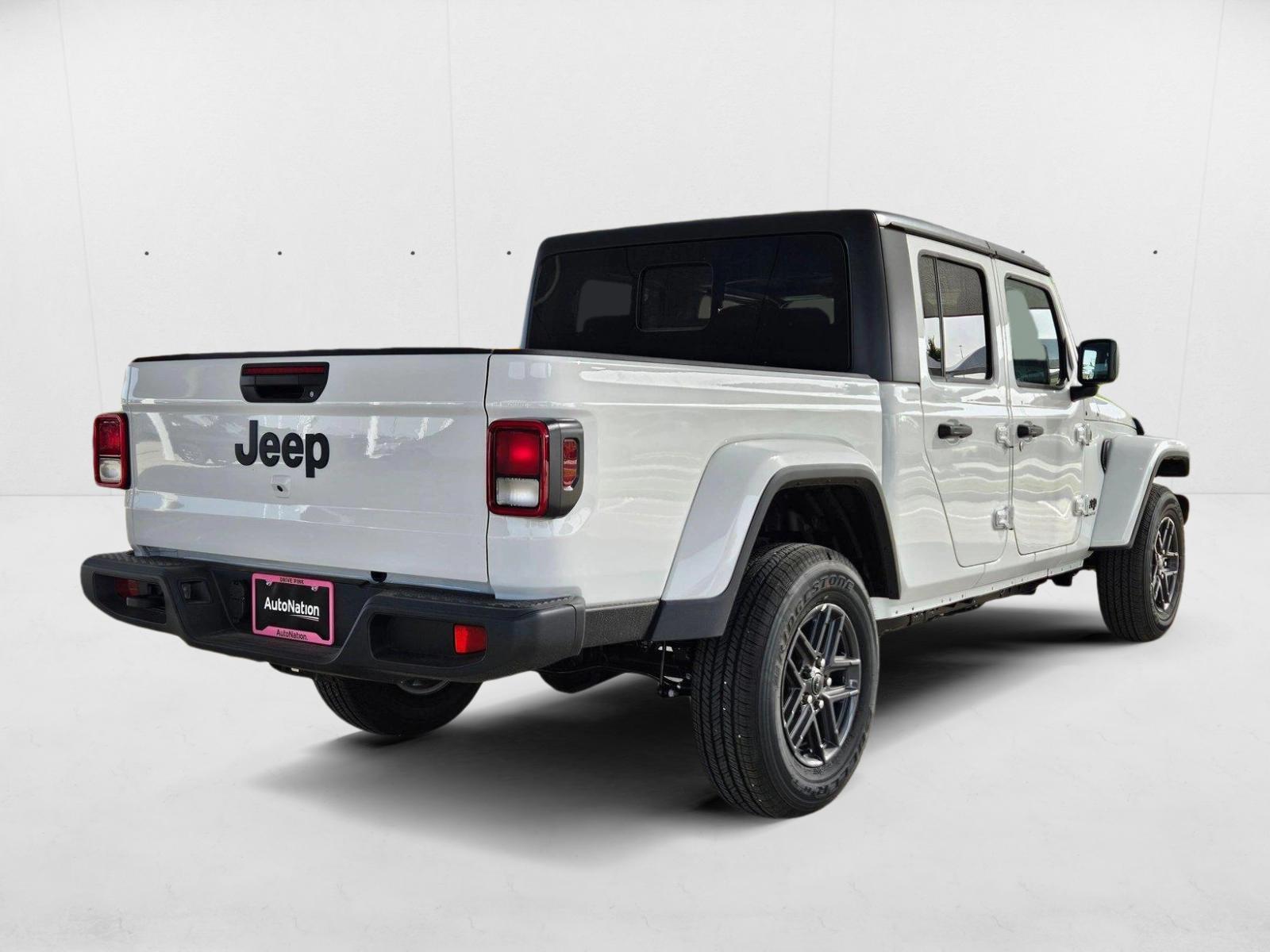 2025 Jeep Gladiator Sport S photo 2