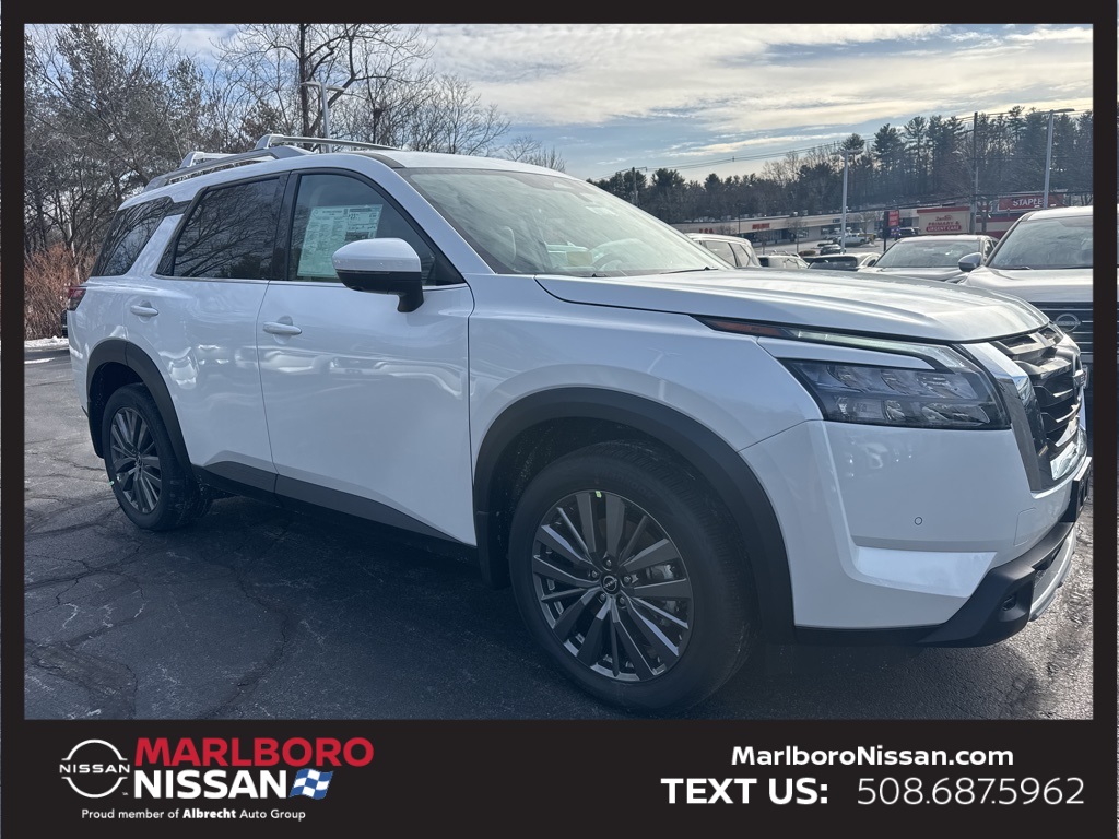 2025 Nissan Pathfinder SL