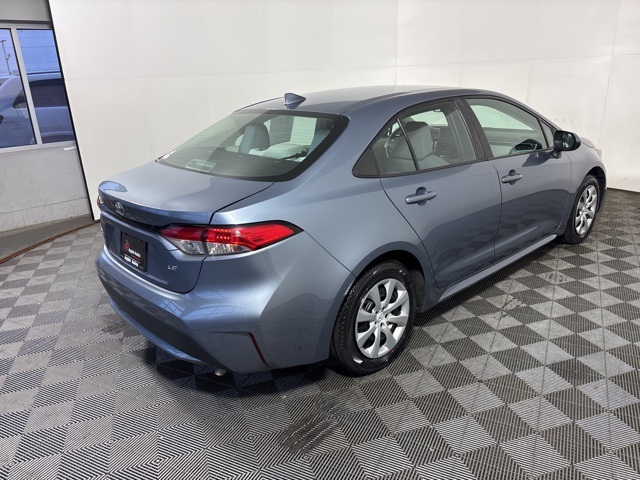 2021 Toyota Corolla LE photo 6