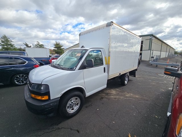 2021 Chevrolet Express Cutaway Work Van photo 2