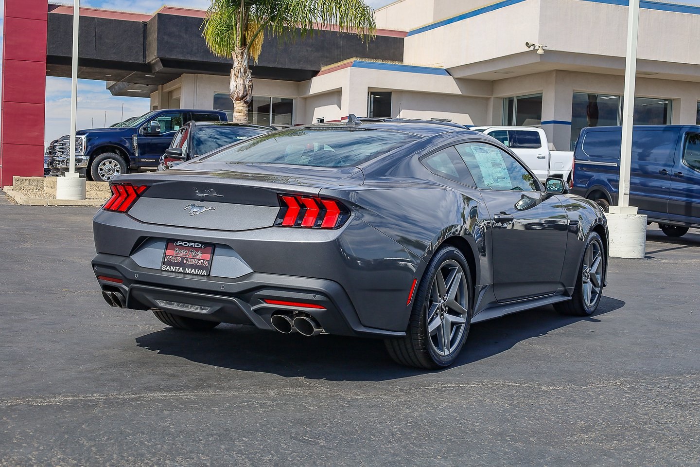 2025 Ford Mustang EcoBoost photo 4