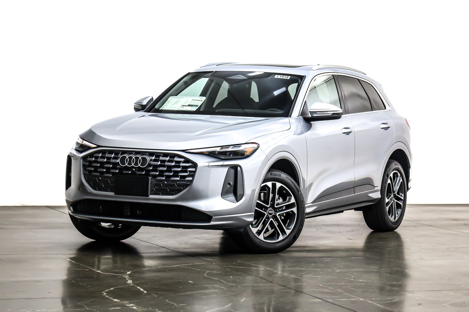 2025 Audi New Q5 Premium Plus's photo