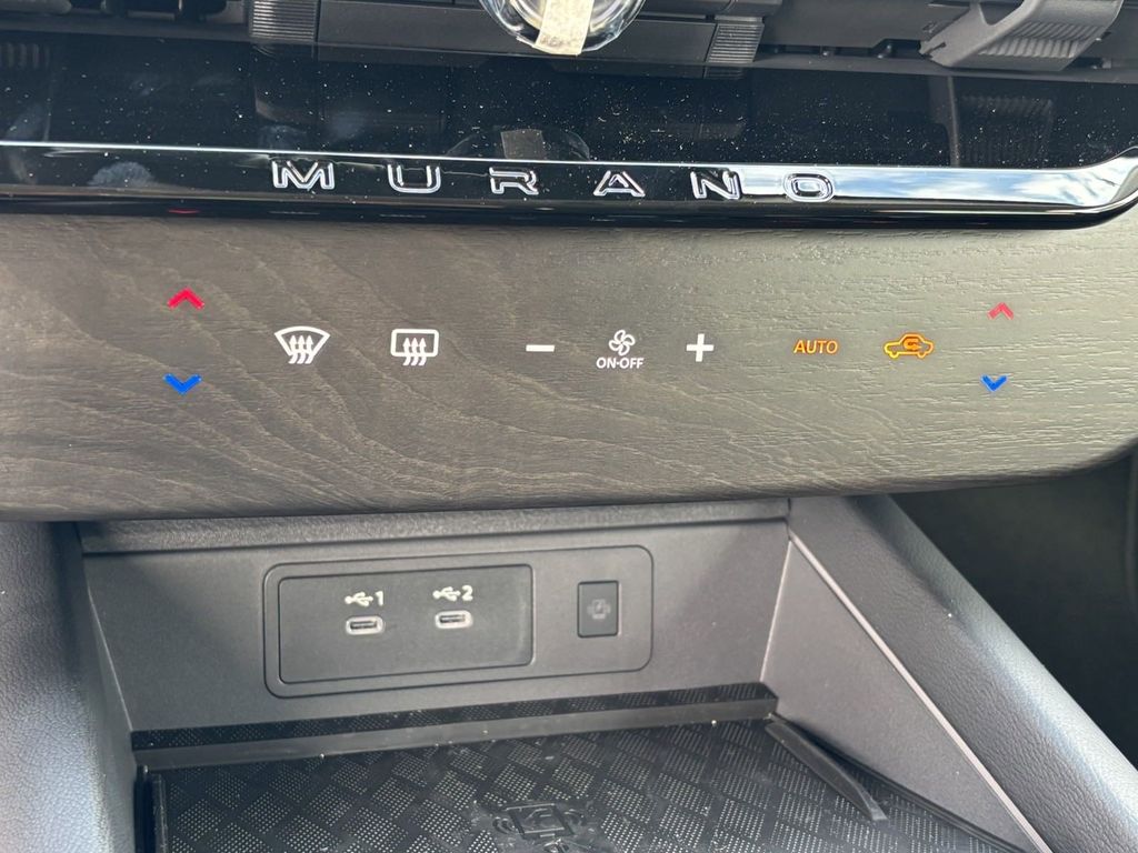 2025 Nissan Murano SL photo 14