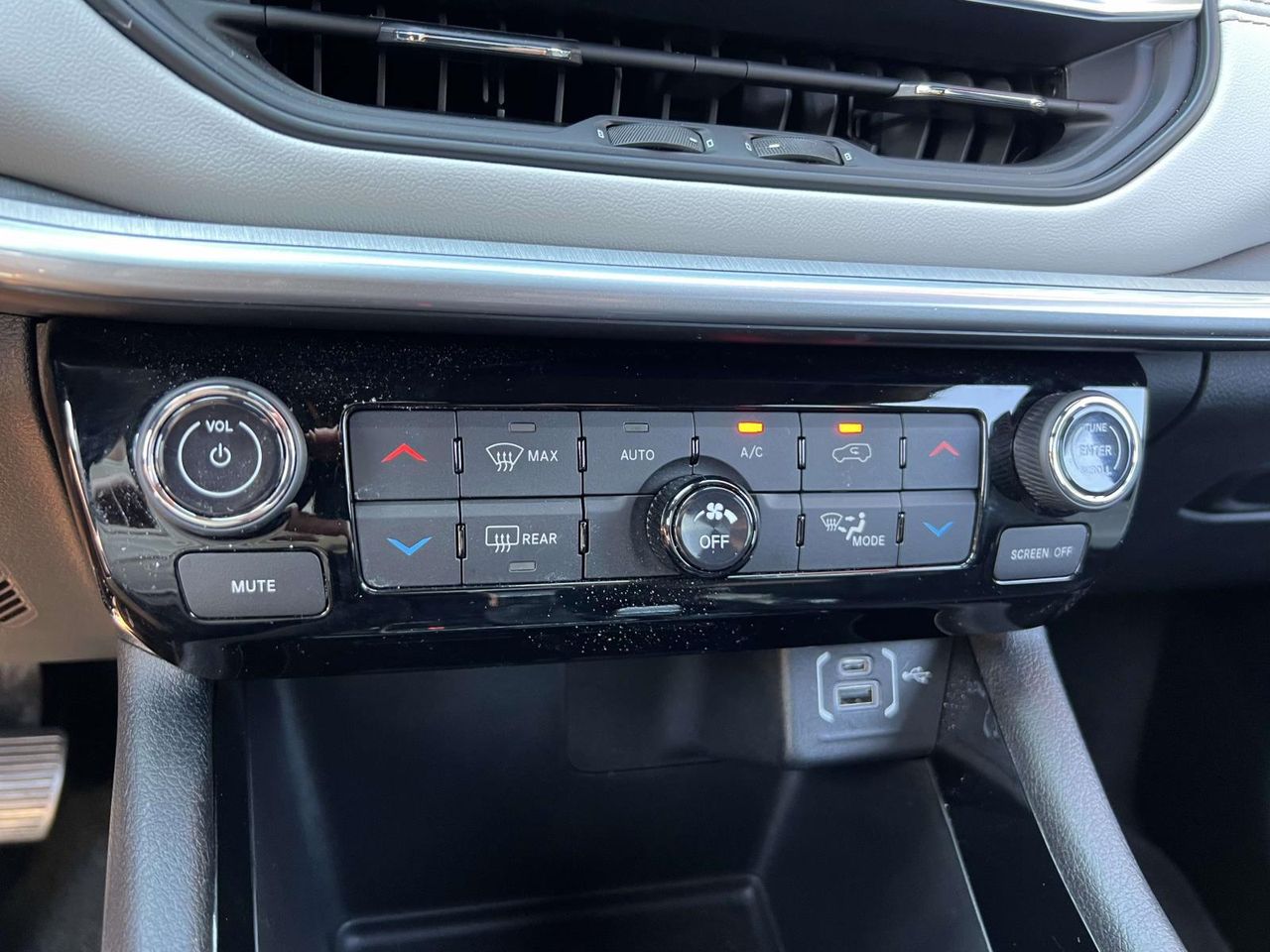 2024 Jeep Compass Limited photo 19
