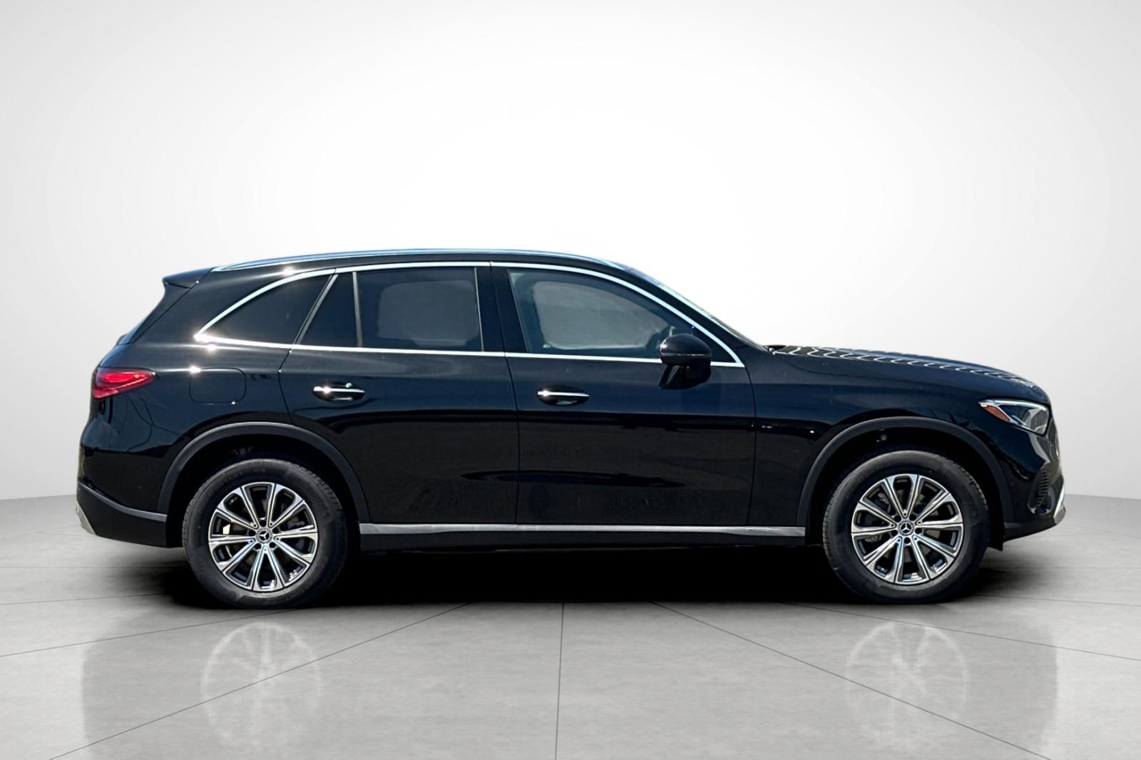 2025 Mercedes Benz GLC 300 photo 26