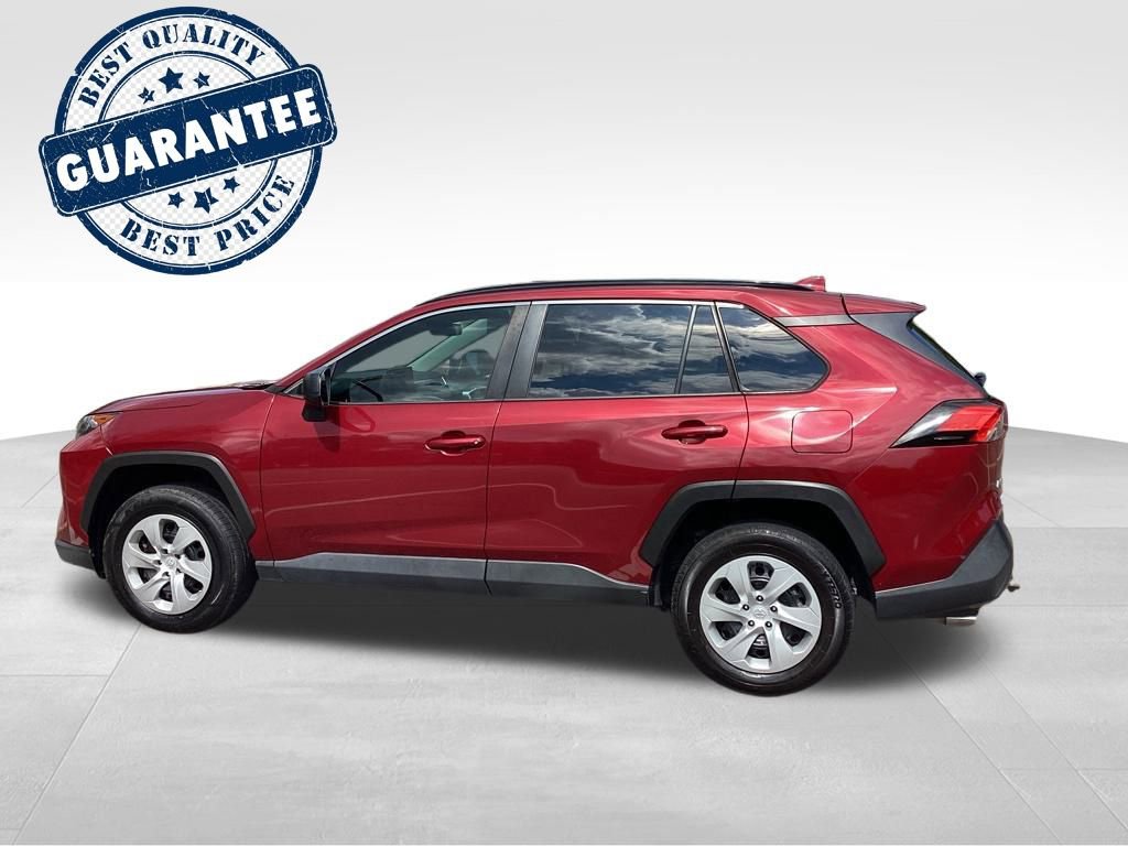 2020 Toyota RAV4 LE photo 4