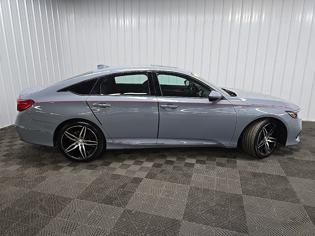 2022 Honda Accord Hybrid Touring photo 2