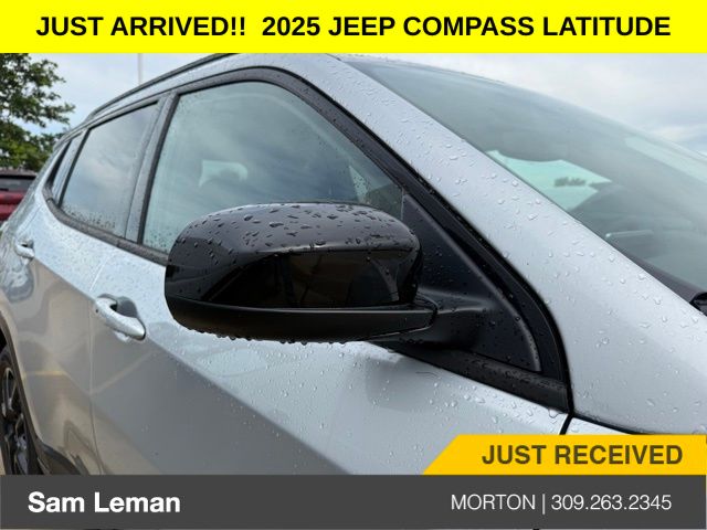 2025 Jeep Compass Latitude photo 4
