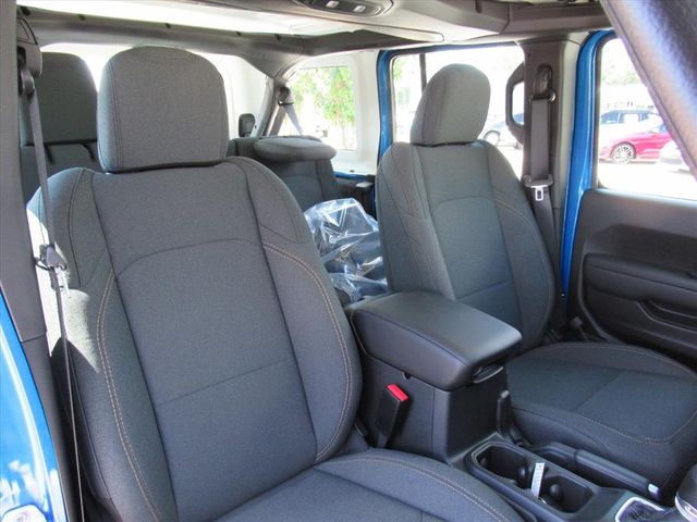 2025 Jeep Wrangler Sport photo 8