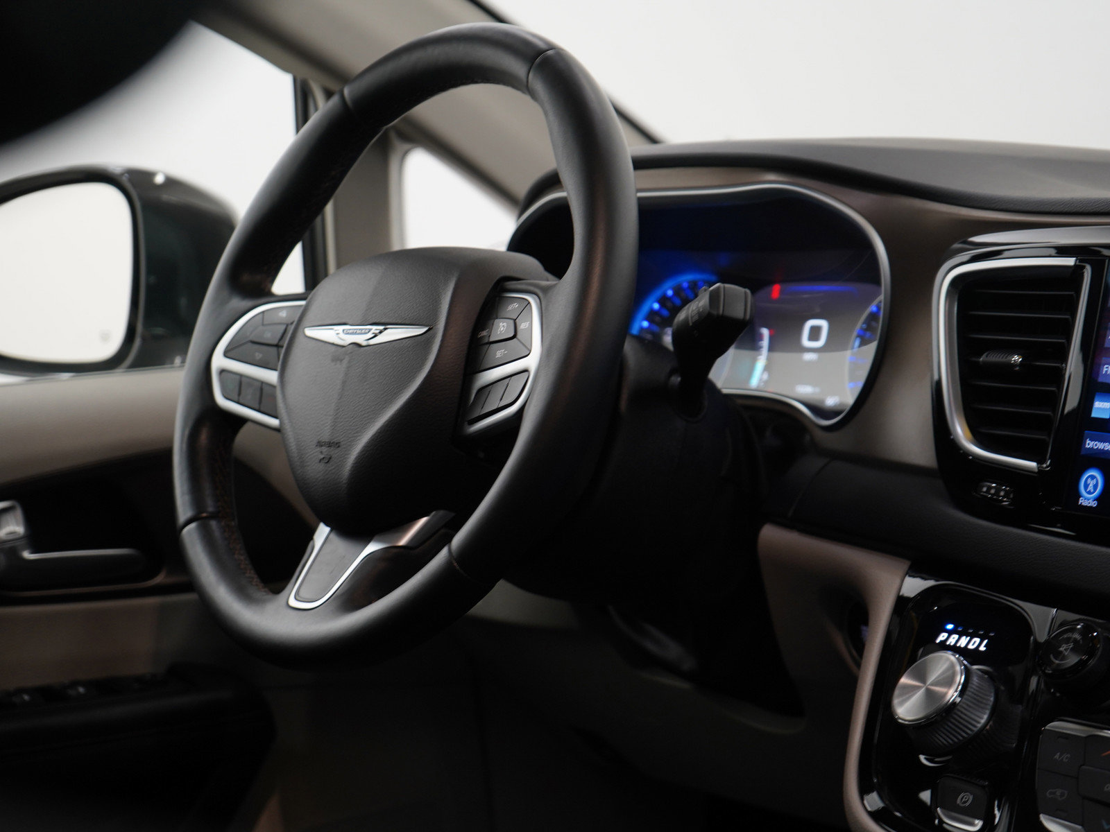 2017 Chrysler Pacifica Touring Plus photo 15