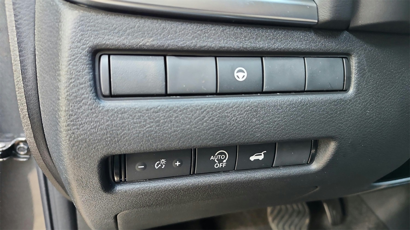 2025 Nissan Rogue SV photo 20
