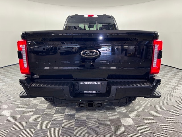 2026 Ford F-350 Lariat photo 3