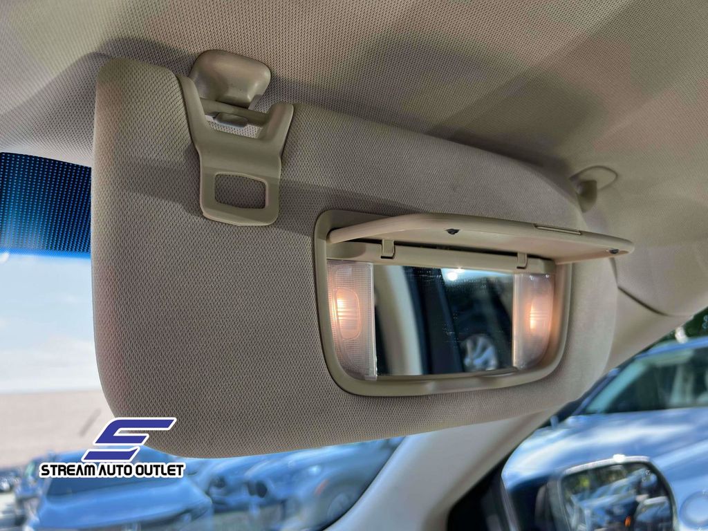 2017 Ford Edge SEL photo 26