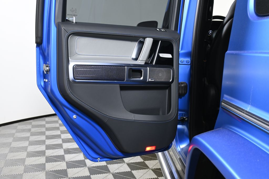2025 Mercedes Benz G photo 28
