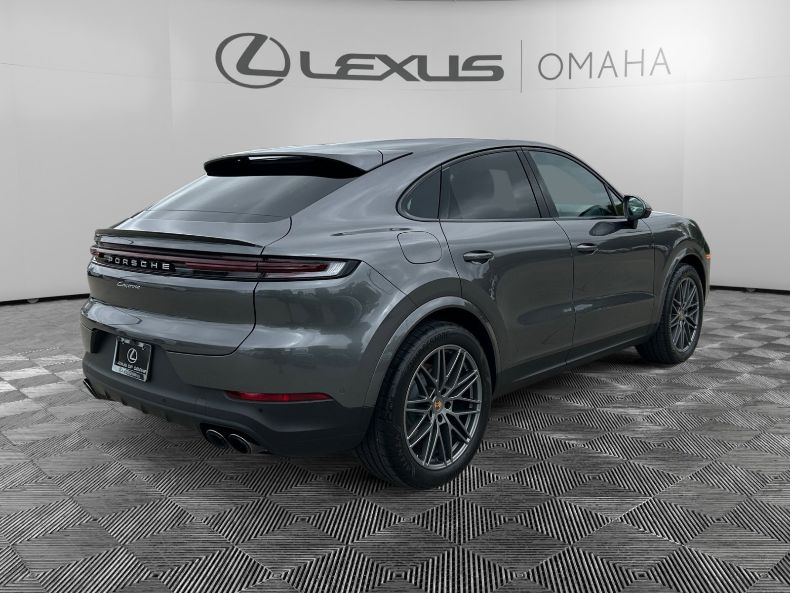 2025 Porsche Cayenne Coupe Base photo 5