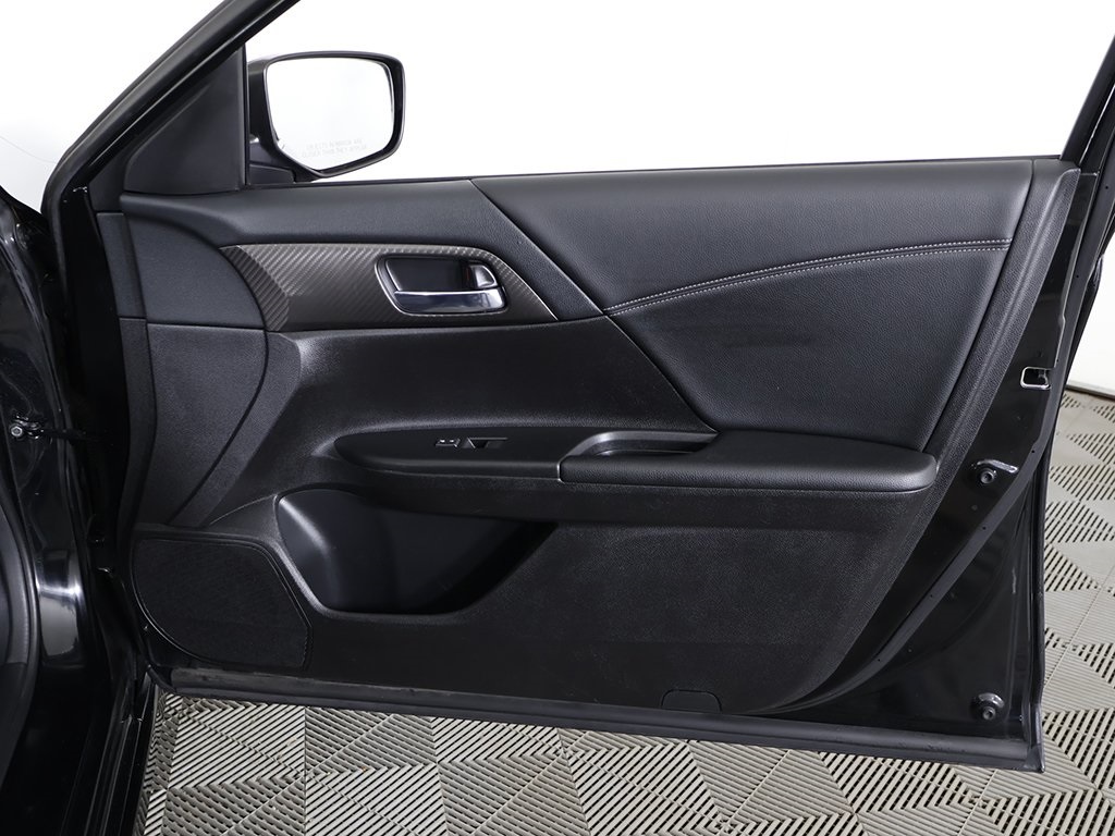 2016 Honda Accord Sport photo 11