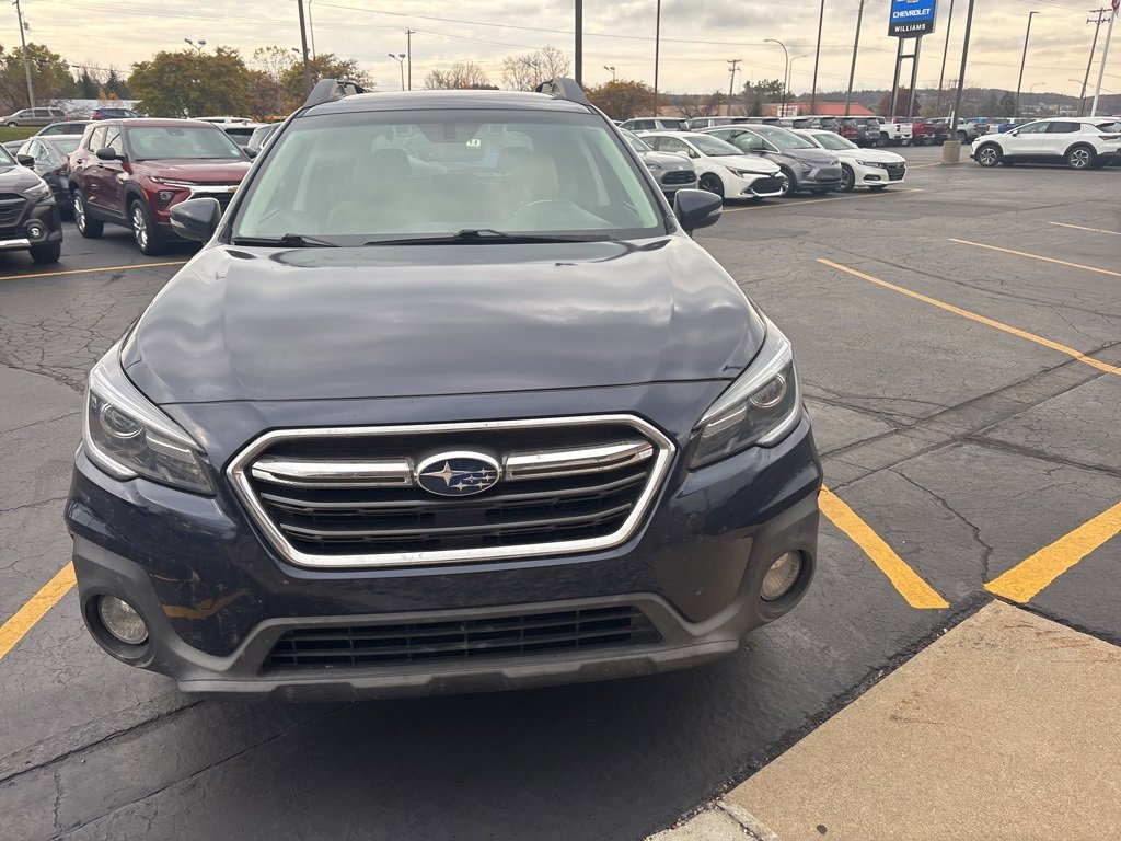 2018 Subaru Outback Limited photo 2