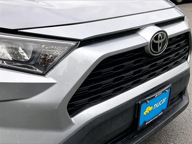 2021 Toyota RAV4 XLE photo 29