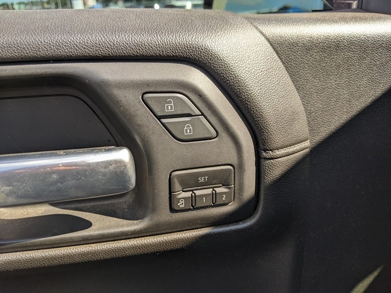 2019 Chevrolet Silverado 1500 High Country photo 9