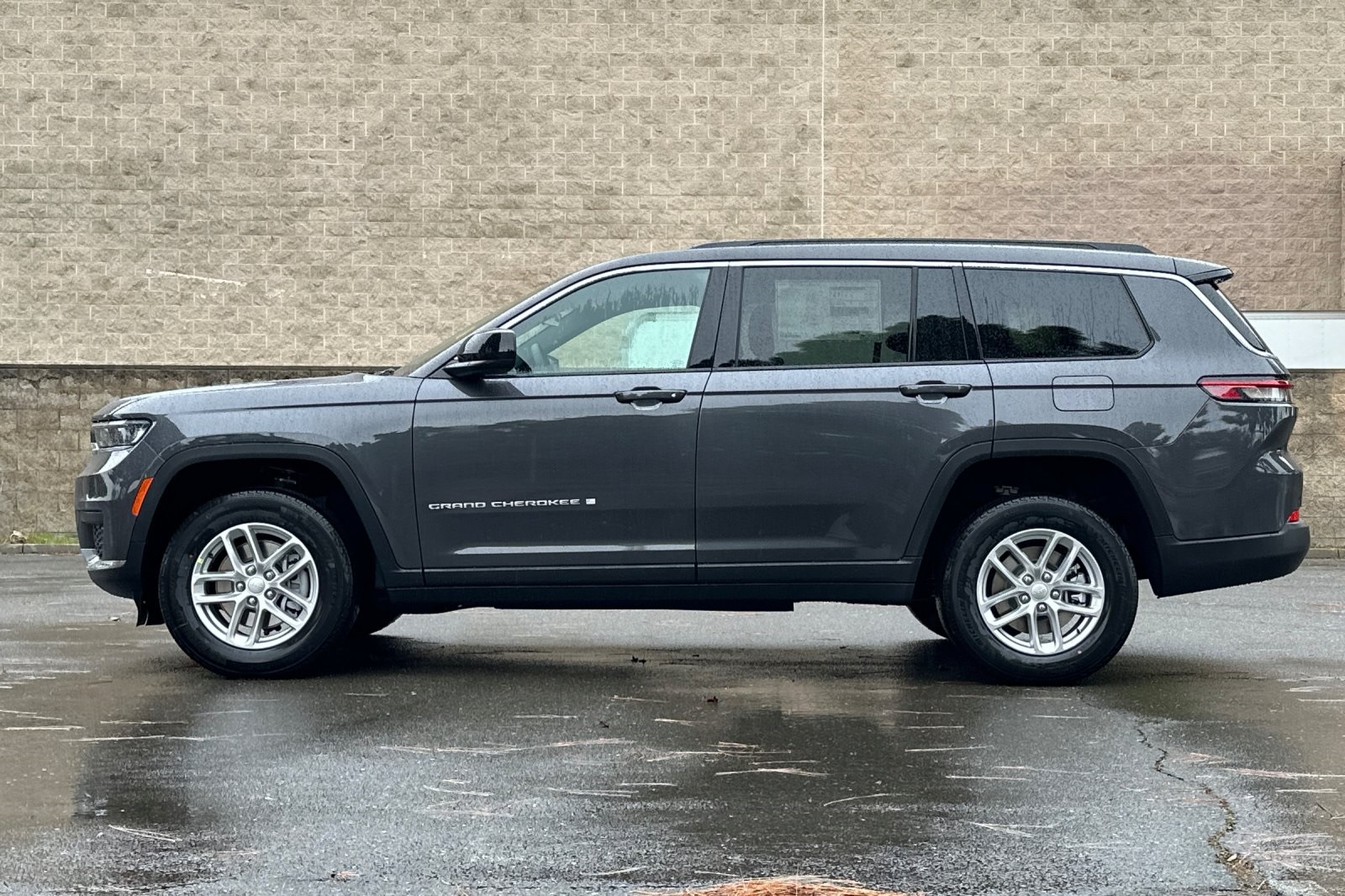 2025 Jeep Grand Cherokee Laredo X photo 6