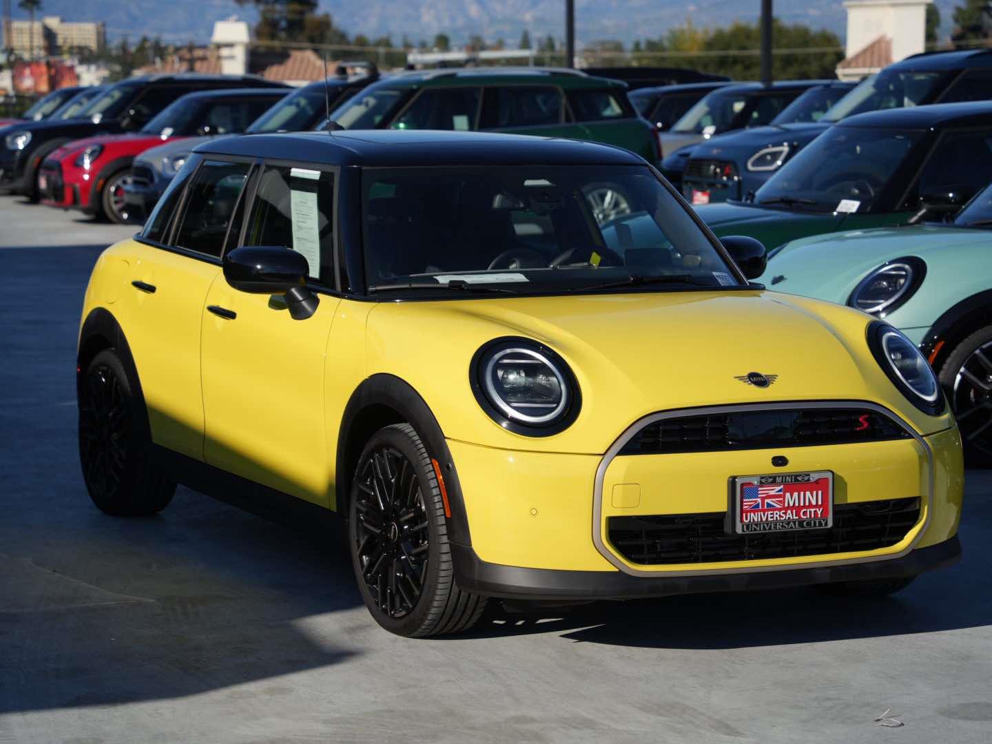 2025 MINI Hardtop 4 Door S's photo