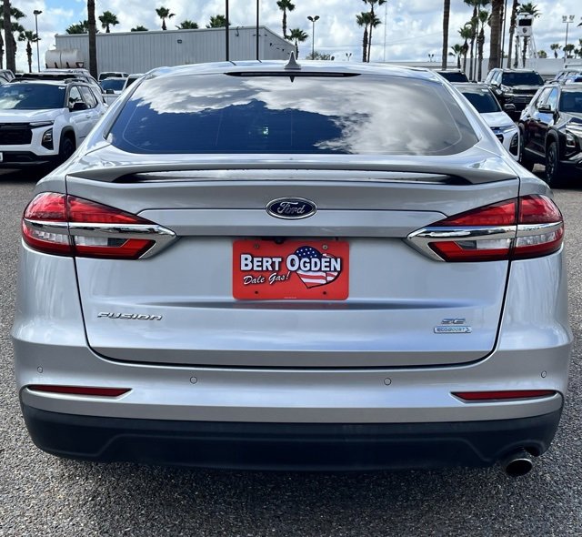 2020 Ford Fusion SE photo 6