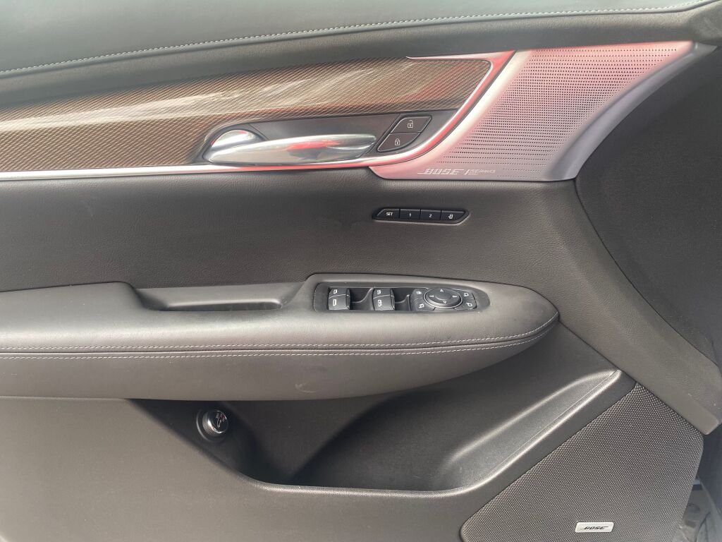 2022 Cadillac XT6 Premium Luxury photo 10