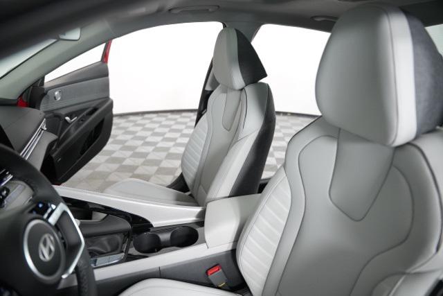 2025 Hyundai Elantra Hybrid Limited photo 24