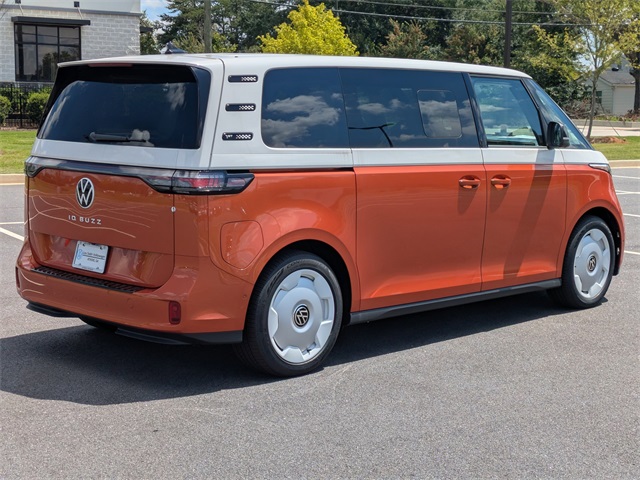 2025 Volkswagen ID. Buzz photo 4