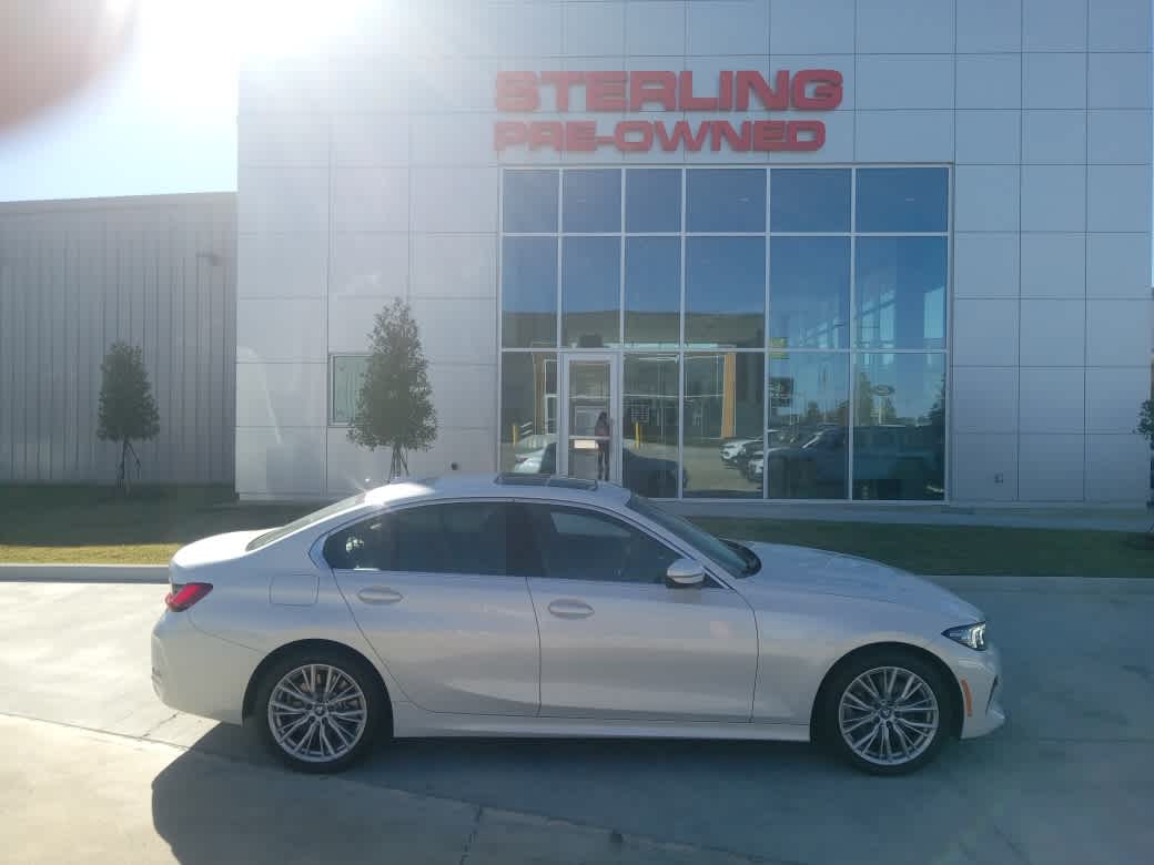 2024 BMW 3 Series 330e's photo