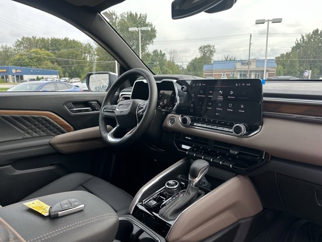 2026 Gmc Canyon Denali photo 9