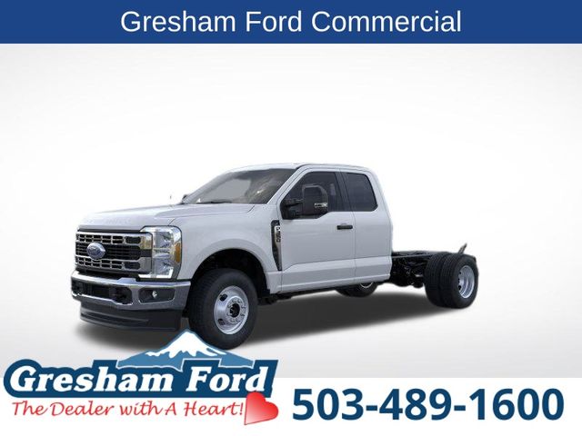 2026 Ford F-350 Super Duty Chassis Cab XL's photo