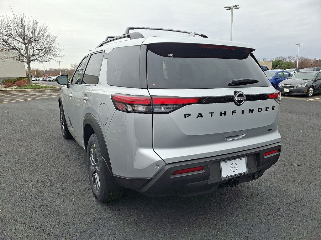 2025 Nissan Pathfinder SV photo 2