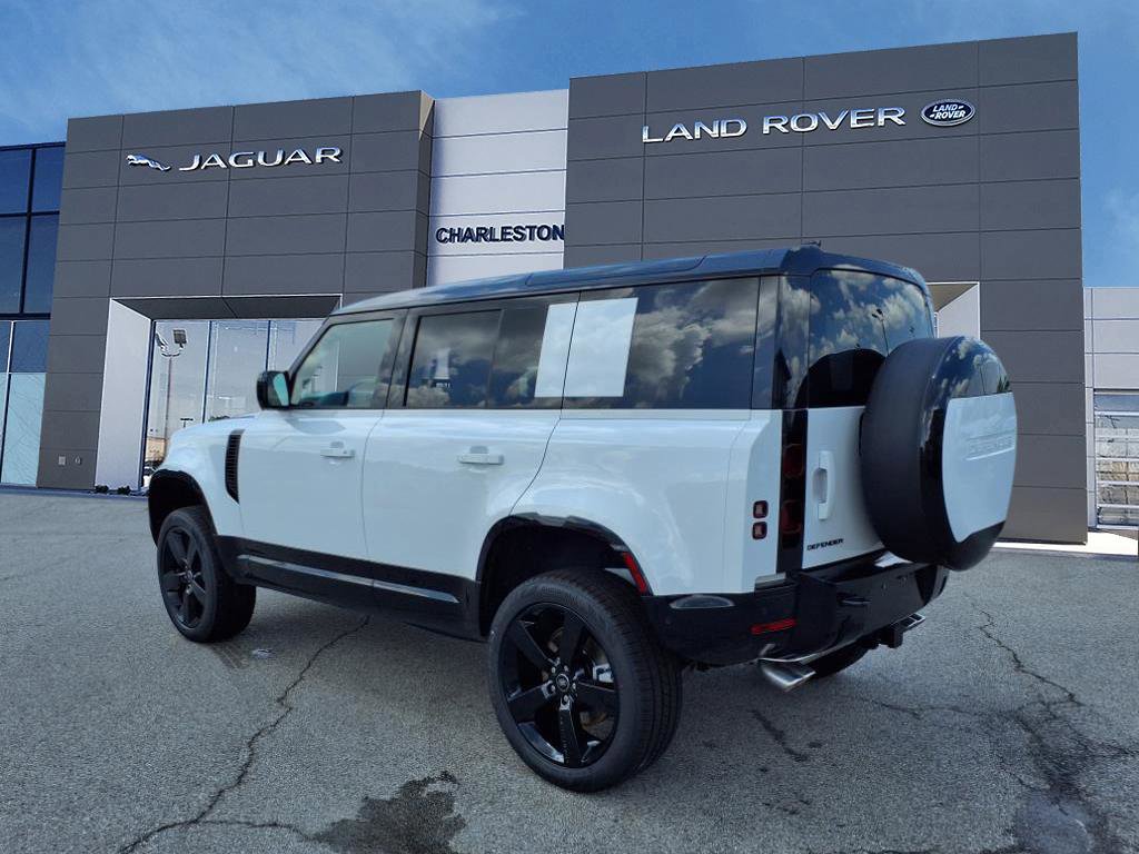 2025 Land Rover Defender 110 X-Dynamic SE photo 2
