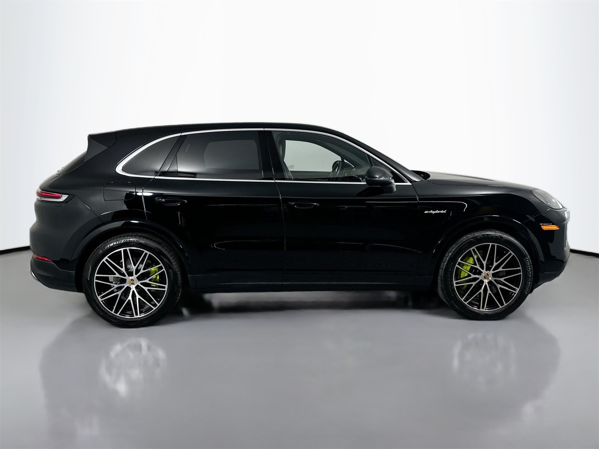 2024 Porsche Cayenne E-Hybrid Base photo 4