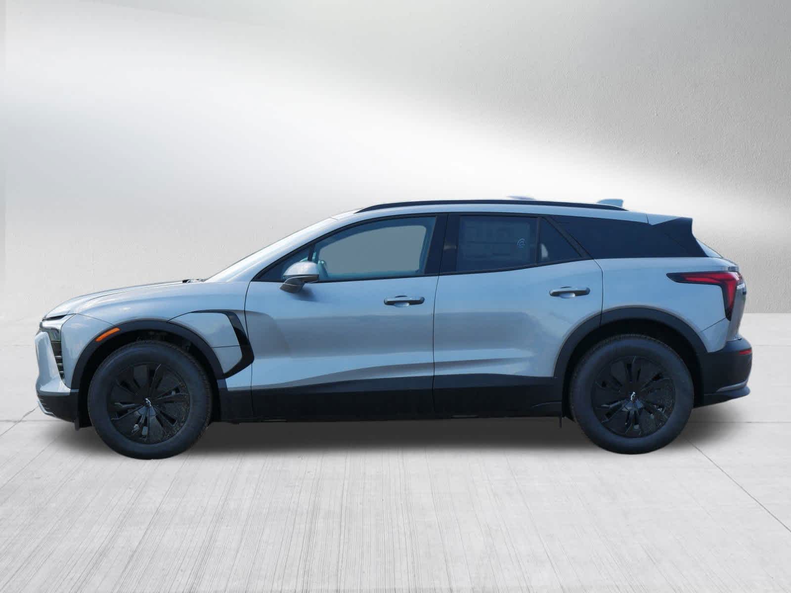 2025 Chevrolet Blazer EV photo 2