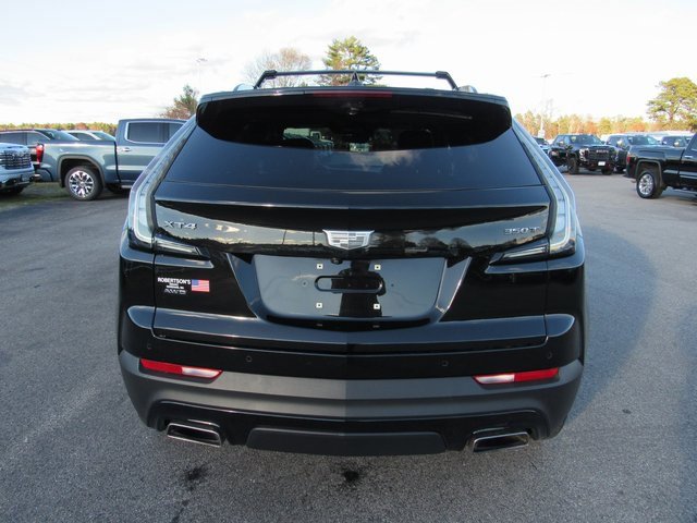 2021 Cadillac XT4 Sport photo 3