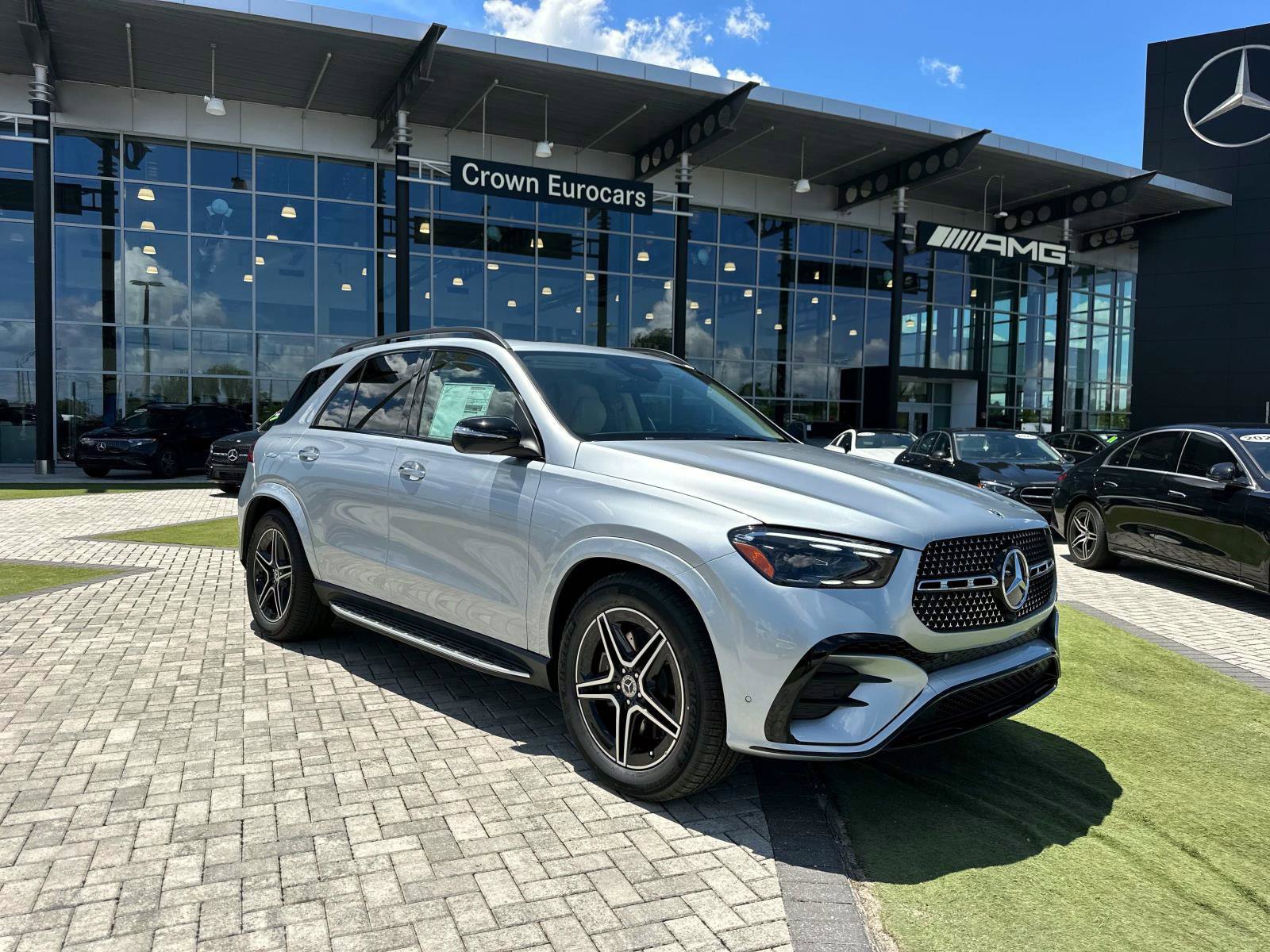 2026 Mercedes Benz GLE 580 4MATIC photo 2