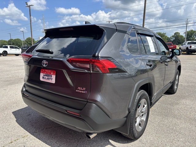 2024 Toyota RAV4 Hybrid XLE photo 4