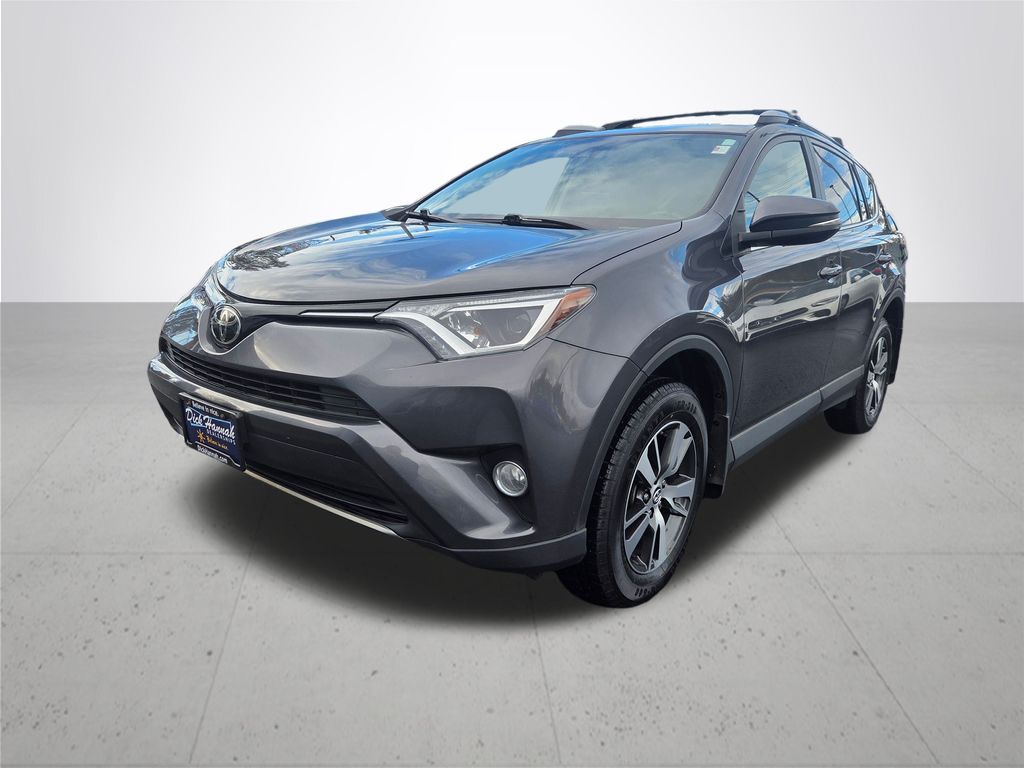 2018 Toyota RAV4 XLE photo 2