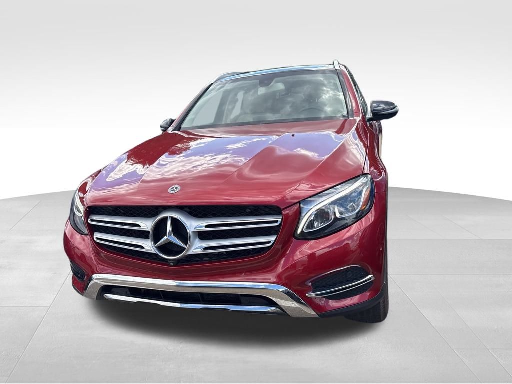 2018 Mercedes Benz GLC 300 4MATIC photo 5