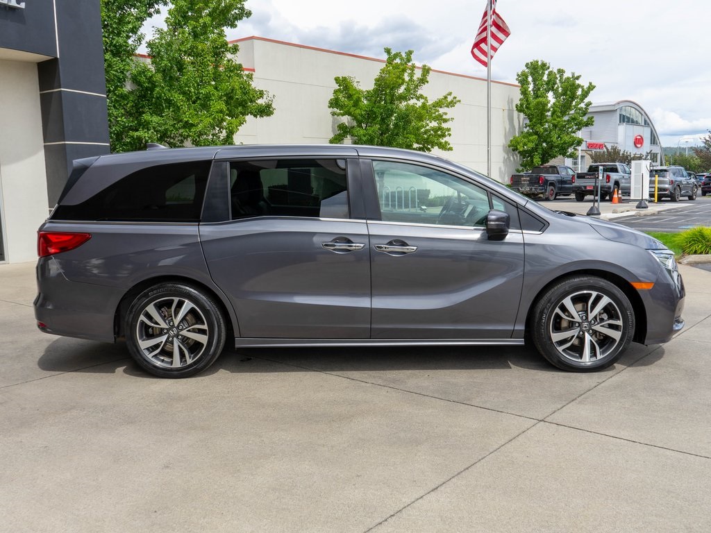 2023 Honda Odyssey Touring photo 7