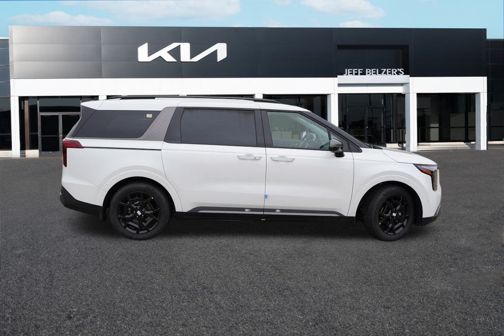 2026 Kia Carnival SX Prestige photo 2